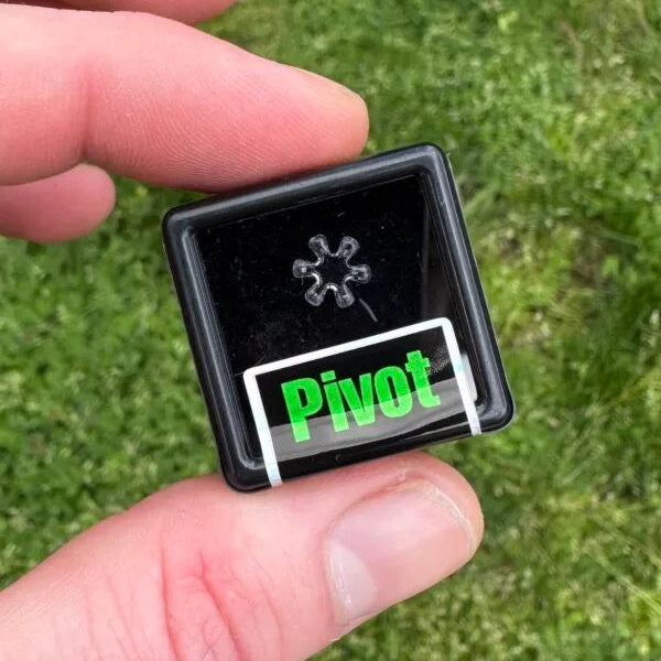 Pivot Quartz Flakes by Black Market Glass