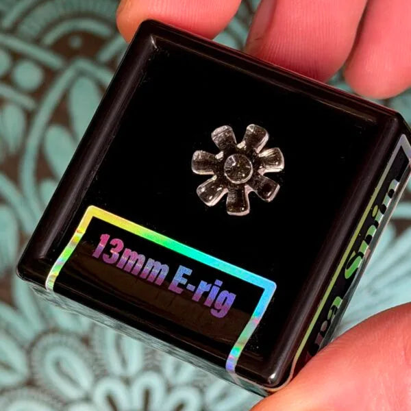 ES Quartz Flakes by Black Market Glass